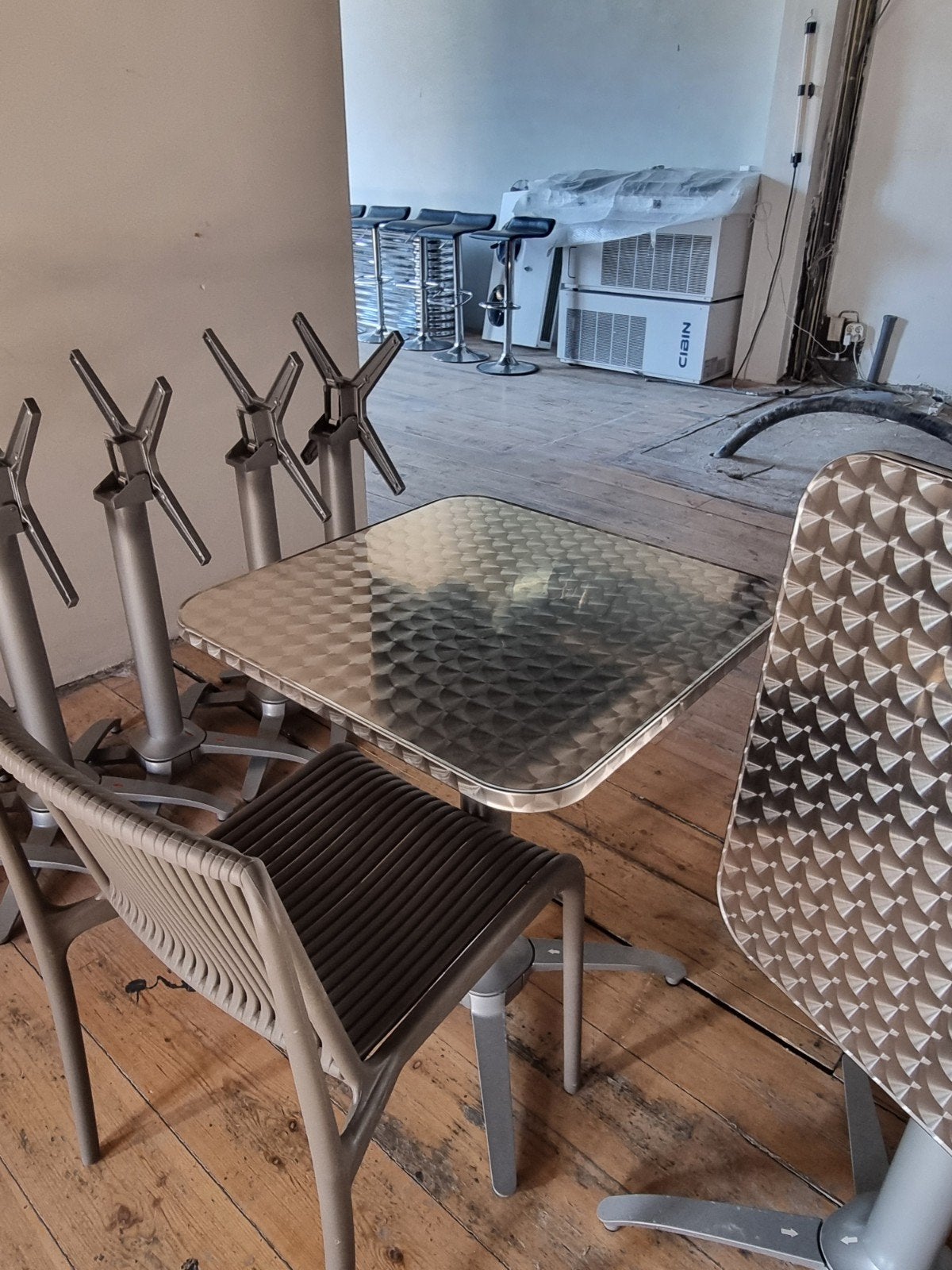 NOROCK zelfstabiliserende horecatafel 60x60 – nieuw, Zakelijke goederen, Ophalen, Nieuw zonder verpakking, Meubilair