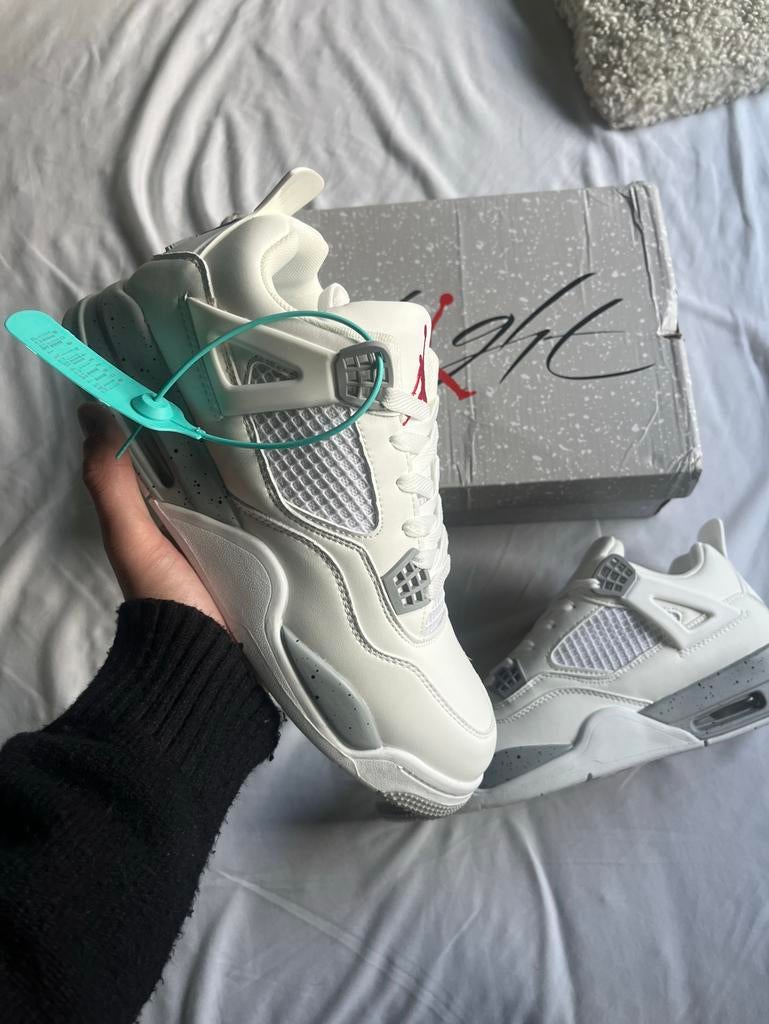 Nike Air Jordan 4 Retro White Oreo - Maat 42, Wit, Ophalen of Verzenden, Sneakers of Gympen, Zo goed als nieuw
