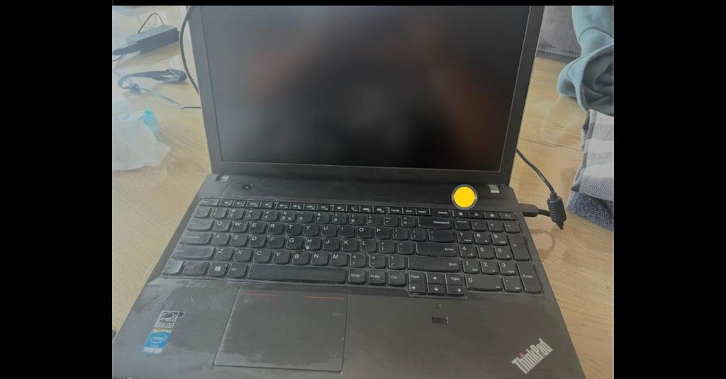 Lenovo ThinkPad - Werkt alleen aan de lader Lenovo ThinkPad, Ophalen of Verzenden, Niet werkend