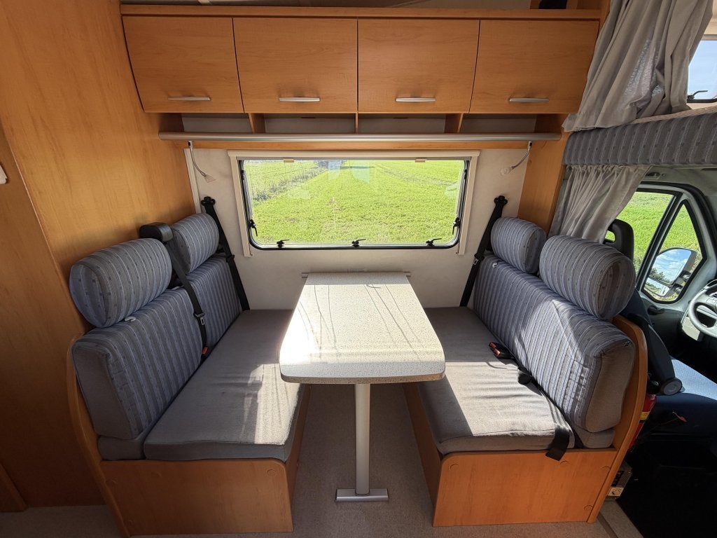Hymer Camp Classic 524 | Stapelbed | Airco | 6 pers., Luifel, Ringverwarming, Fiat, Bedrijf