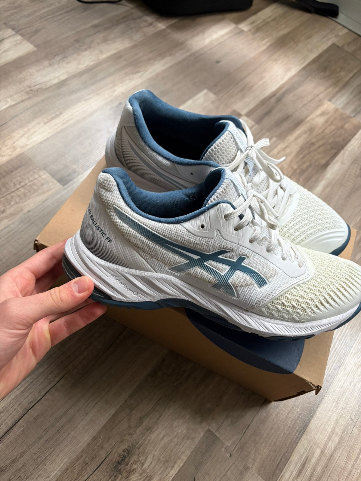 Asics netburner ballistic FF, Hardloopschoenen, Ophalen of Verzenden, Zo goed als nieuw, Overige sporten