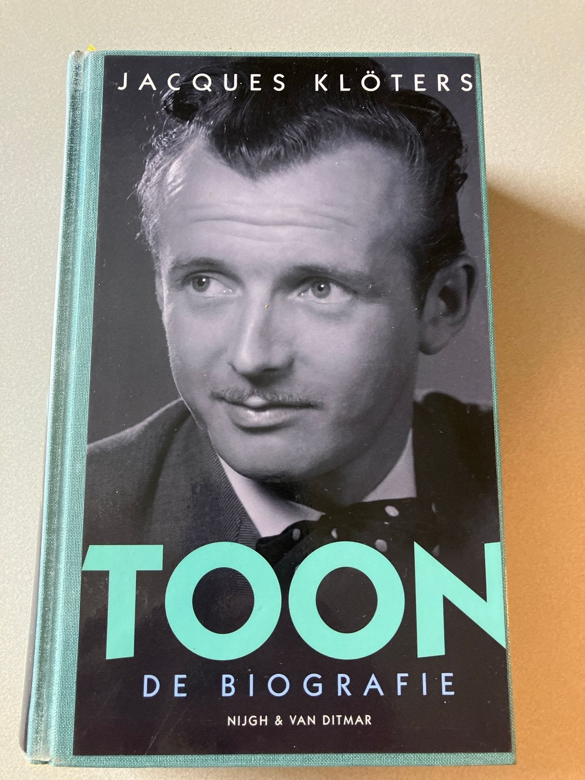 Toon: De biografie van Toon Hermans door Jacques Klöters, Boeken, Biografieën, Ophalen of Verzenden, Zo goed als nieuw, Kunst en Cultuur