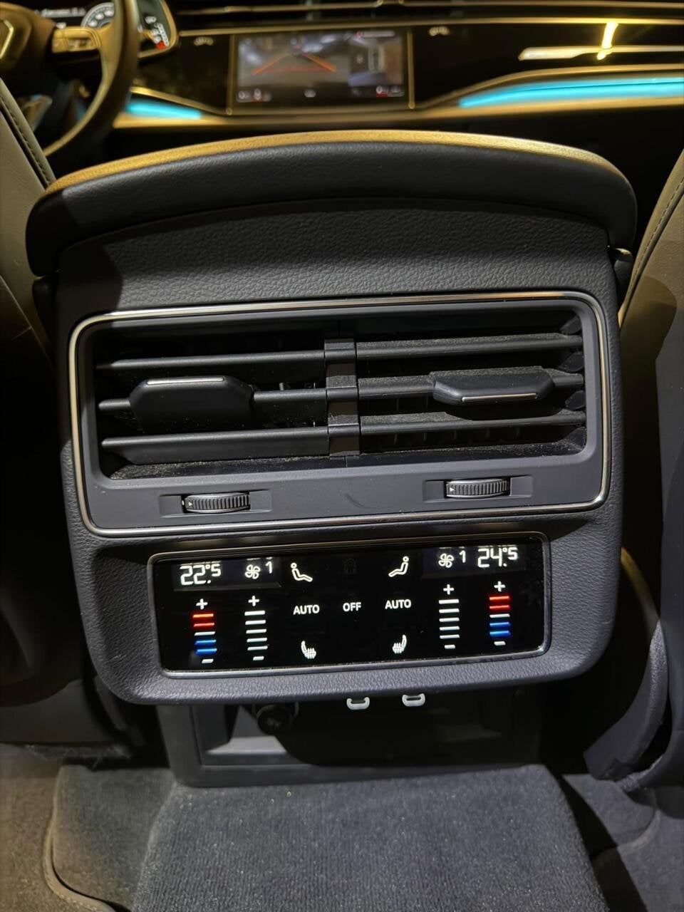 Foto 36 van Audi Q7 55 TFSI Quattro SQ7 uitv|7Pers|B&O|Pano|360|Matrix|