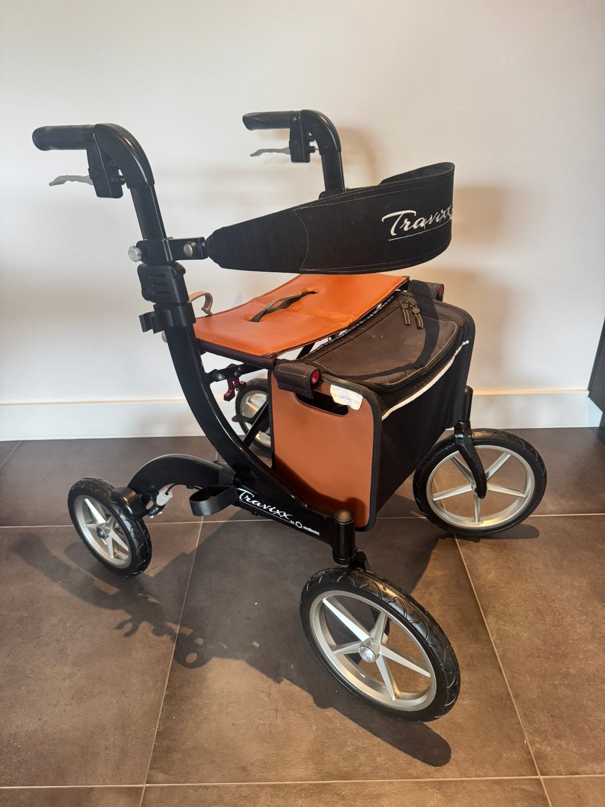 Rollator Travixx Traveller S.  Als nieuw, Ophalen of Verzenden, Zo goed als nieuw