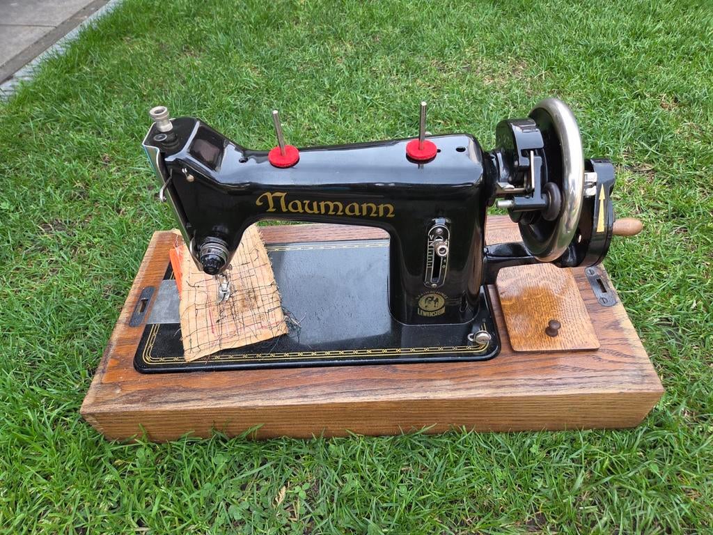 Naumann Naaimachine, Ophalen