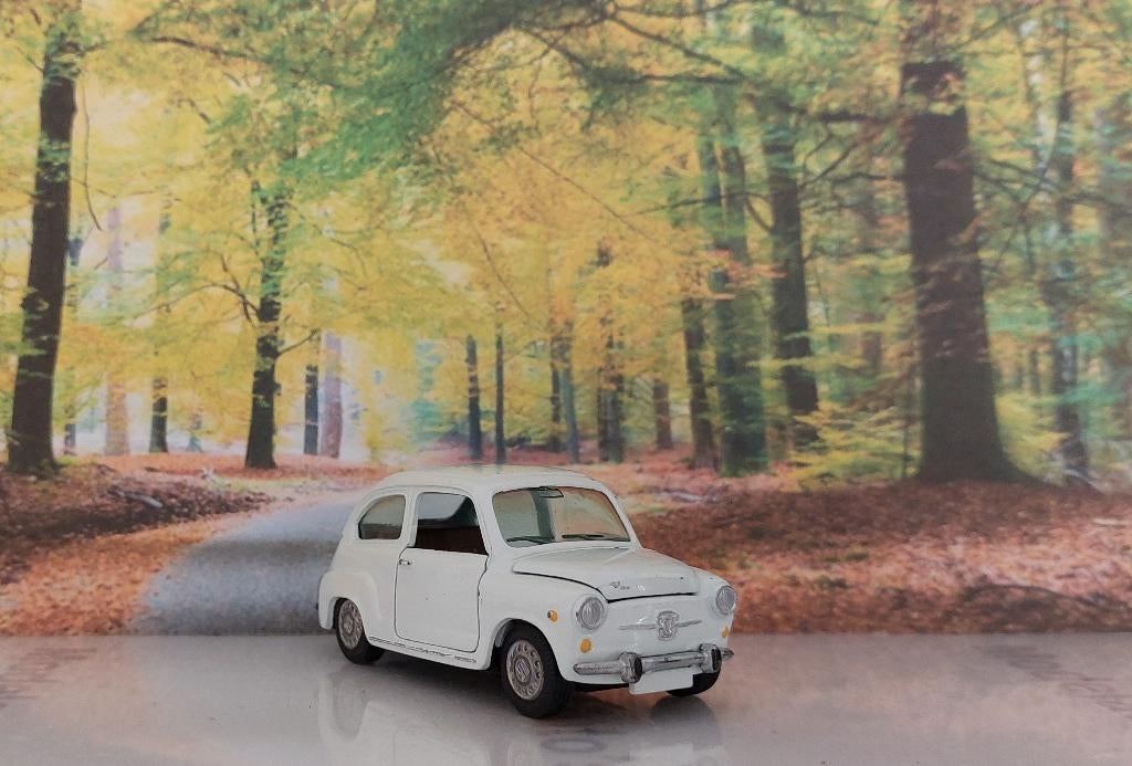 1:43 Seat 600 ; 2-door fastback 1957; Auto Pilen # 355, Ophalen of Verzenden, Gebruikt, Auto, Overige merken