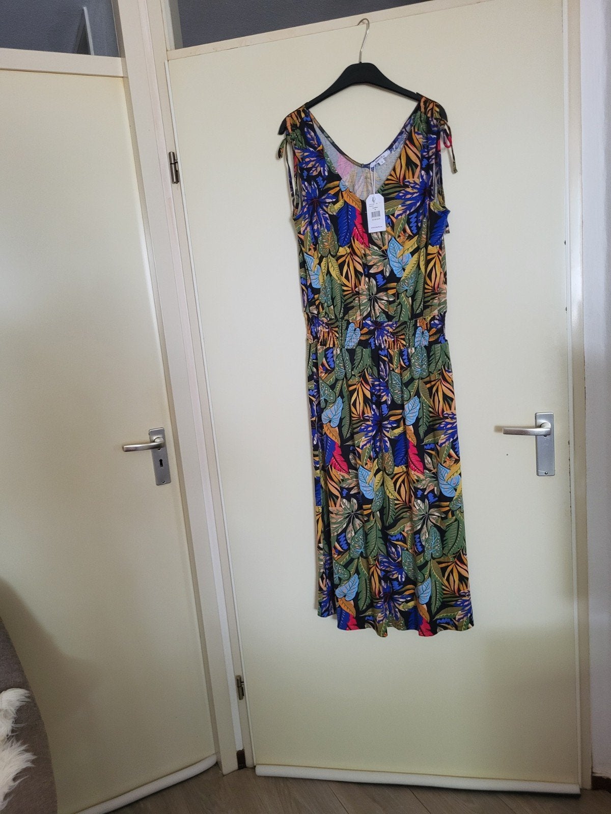 Mooie jurk maat M of 46, Meerkleurig, Maat 46/48 (XL) of groter, Nieuw, Ophalen of Verzenden