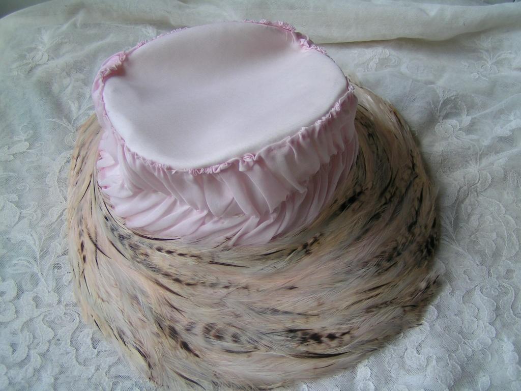 antieke hoed met veren nr YY 502, Antiek en Kunst, Antiek | Kleding en Accessoires, Verzenden, Dames