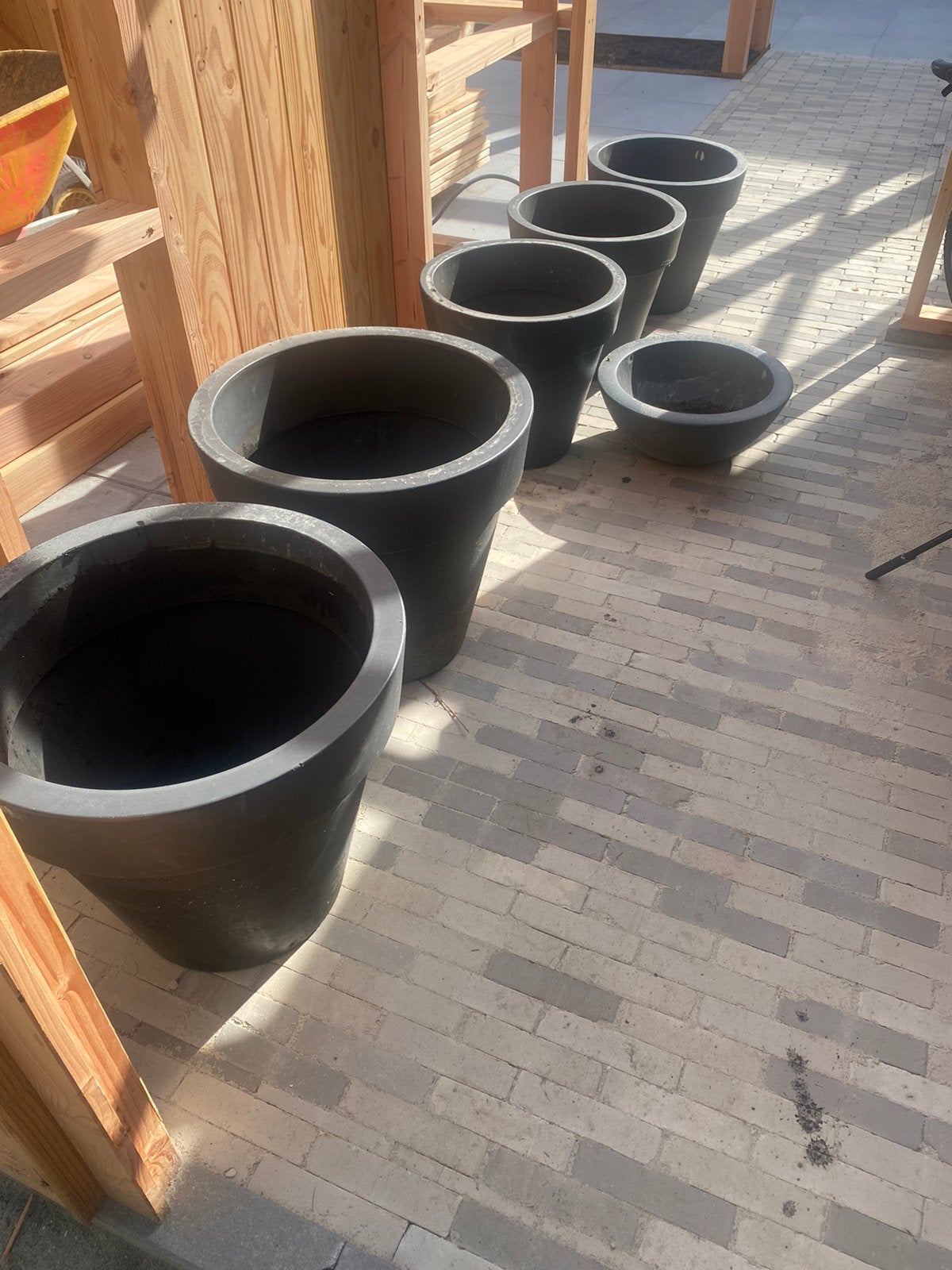 6 x kunststof bloembak / plantenbak Elho antraciet, Ophalen, Gebruikt, Rond, Kunststof