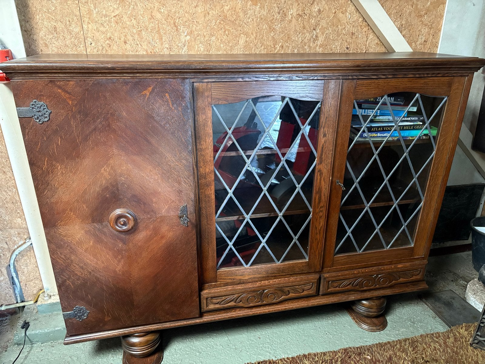Antiek dressoir met glas-in-lood deuren, Ophalen of Verzenden