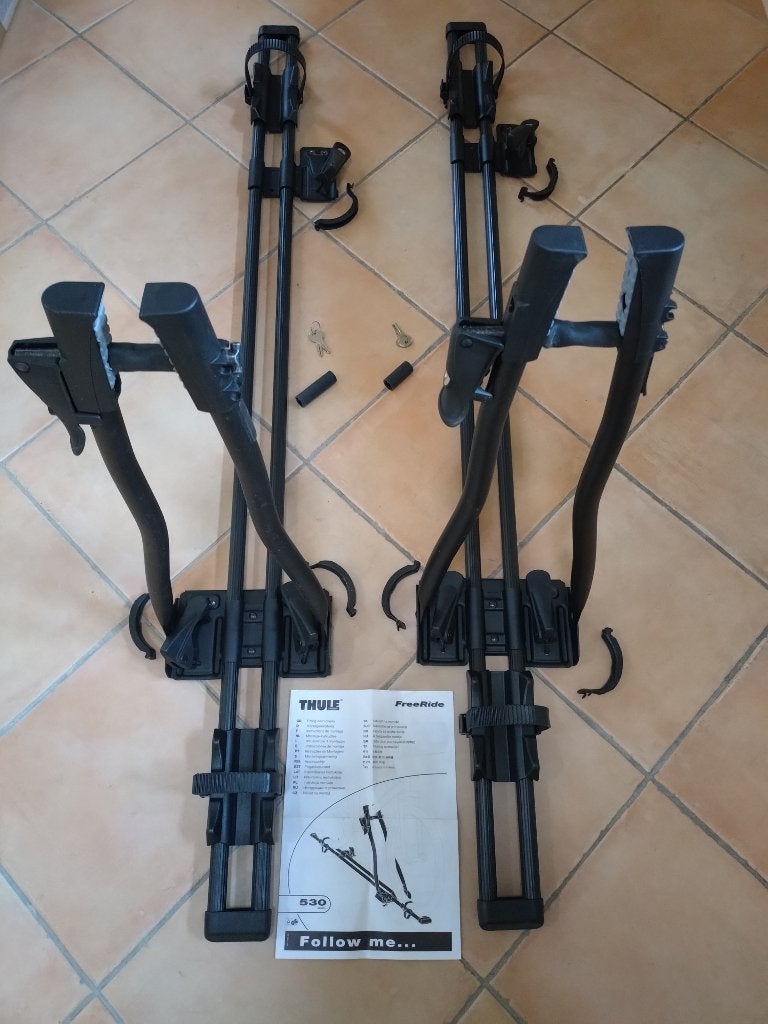 Thule 530 FreeRide dak-fietsdragers (2 st.), Ophalen, 2 fietsen, Zo goed als nieuw, Dakdrager