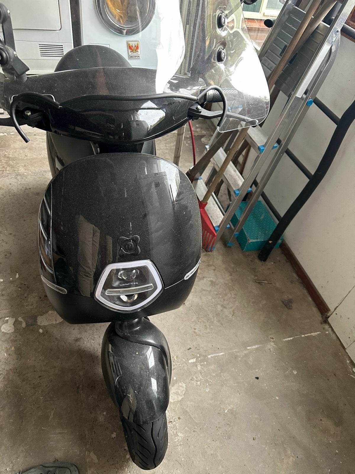 Elektrische scooter met kapotte accu - E-scooter, Ophalen of Verzenden, Gebruikt, Elektrisch, Overige merken