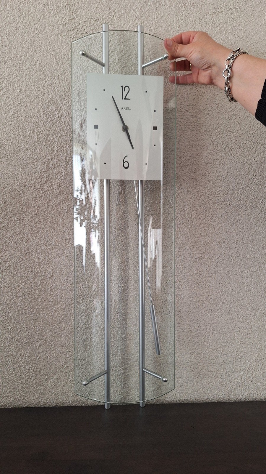 Moderne AMS wandklok - Glas en metaal, Antiek en Kunst, Ophalen