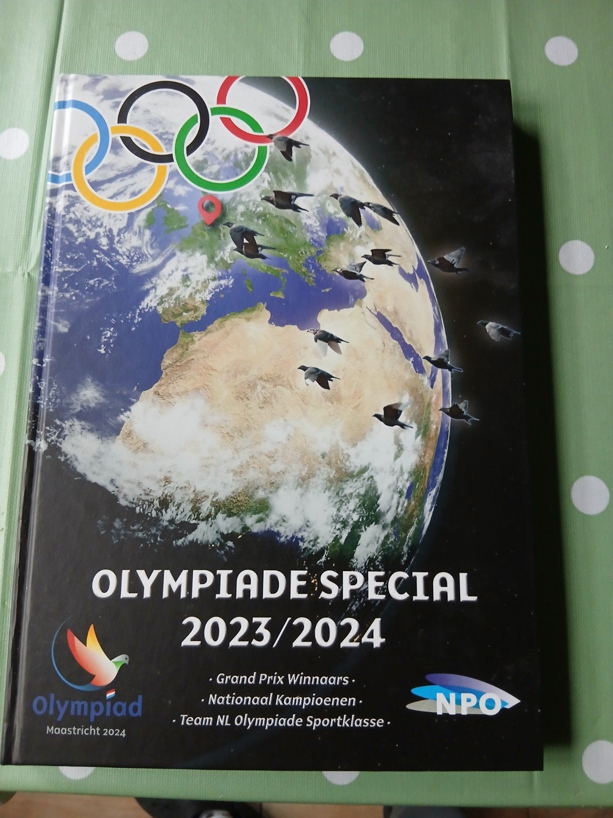 Olympiade Special 2023/2024 - Duivensport Magazine, Ophalen of Verzenden, Zo goed als nieuw, Overige sporten