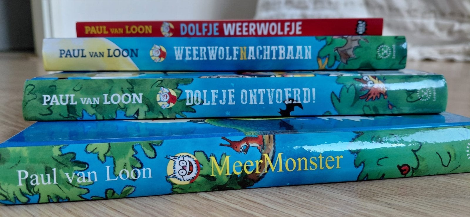 Paul van Loon - Dolfje Weerwolfje boeken (4 stuks), Ophalen, Gelezen, Fictie