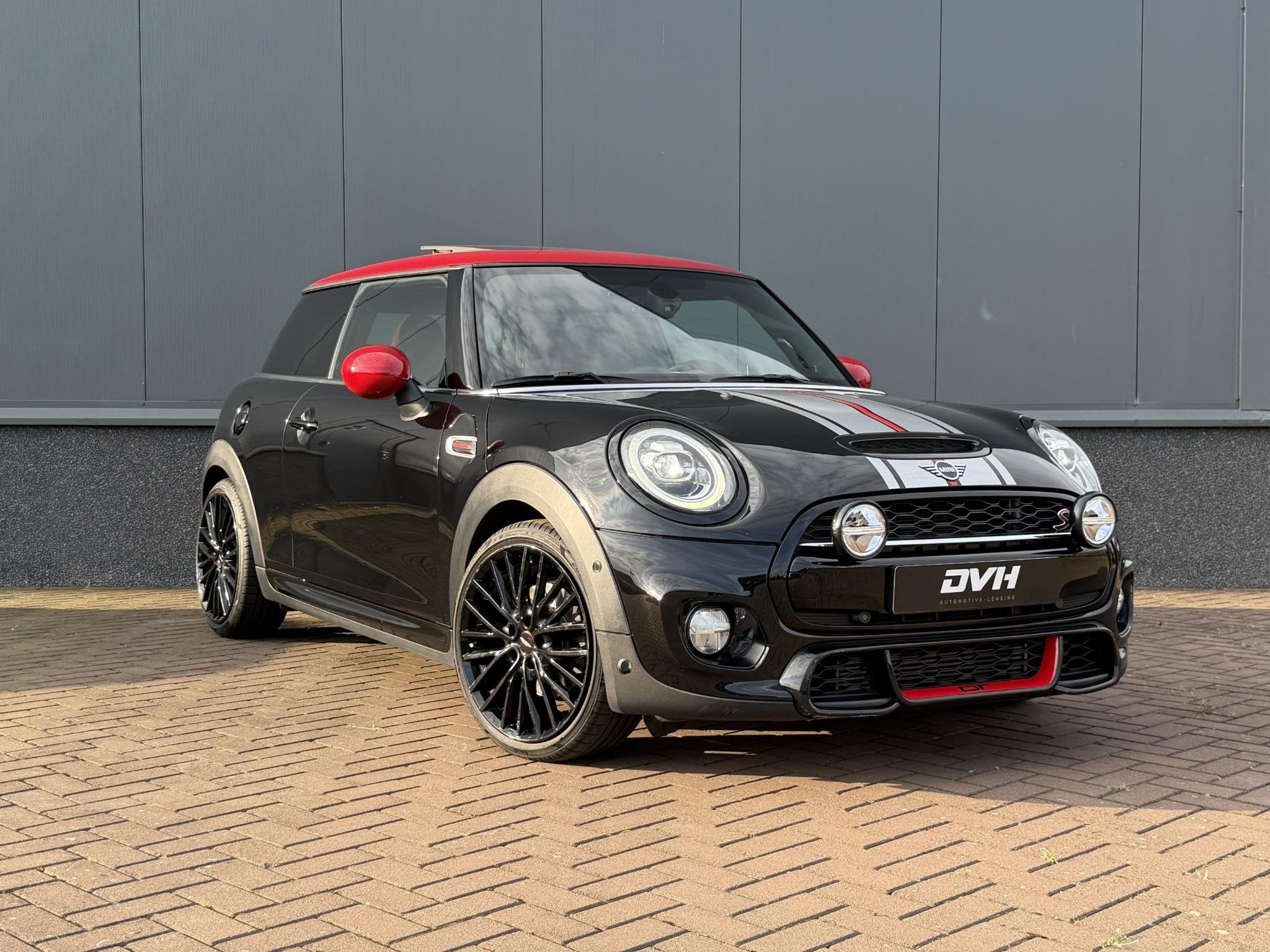 MINI Cooper S 2.0 GT Limited JCW PANO | H/K | CARPLAY, Auto's, Gebruikt, 4 cilinders, 4 stoelen, Zwart