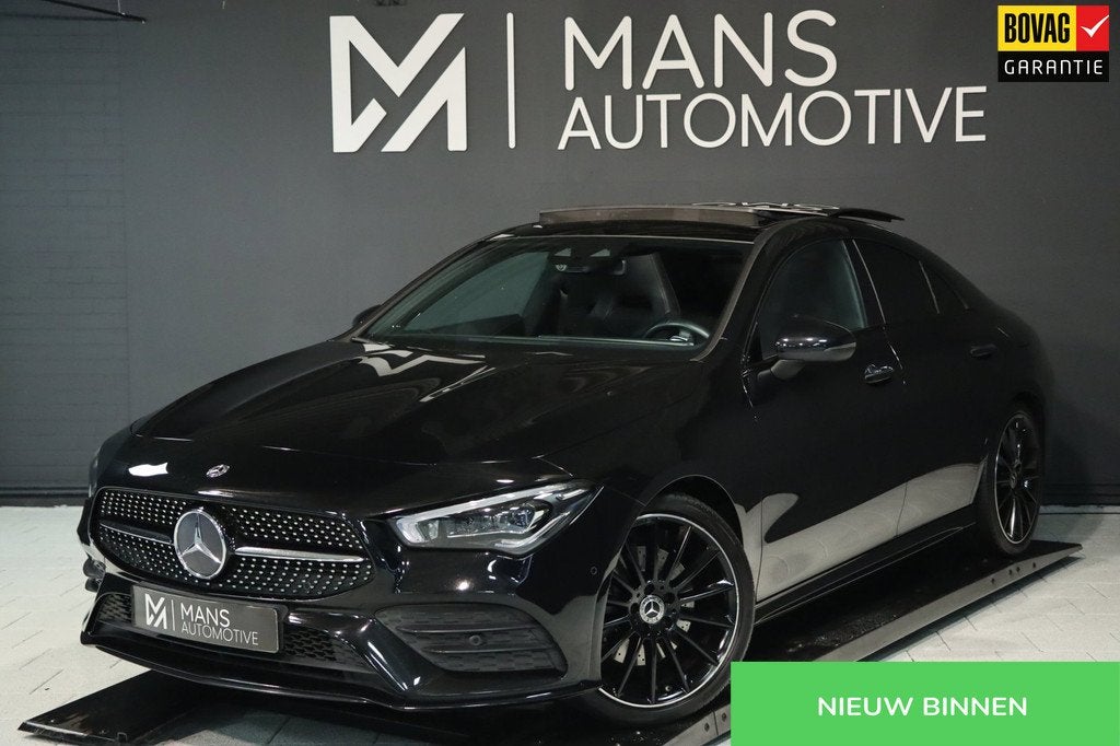 Mercedes-Benz CLA-klasse 200 AMG Line Premium Plus / PANO /, Auto's, CLA, Gebruikt, 4 cilinders, 715 kg