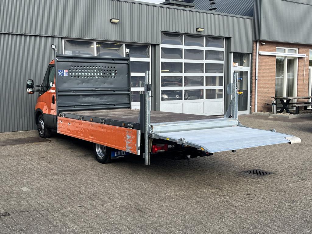 Iveco Daily 35C14 2.3 375 Laadklep 500kg Trekhaak 3500kg tre, Auto's, 13 km/l, Gebruikt, Iveco, 2525 kg