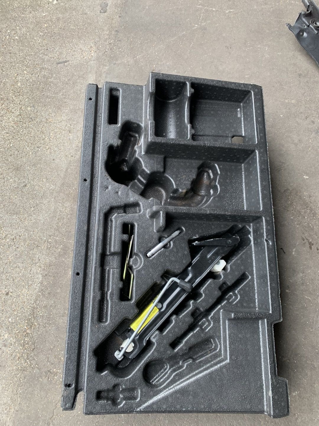 Mercedes-Benz ML W164 kofferbak gereedschapset A1648460006, Auto-onderdelen, Ophalen, Gebruikt, -, -