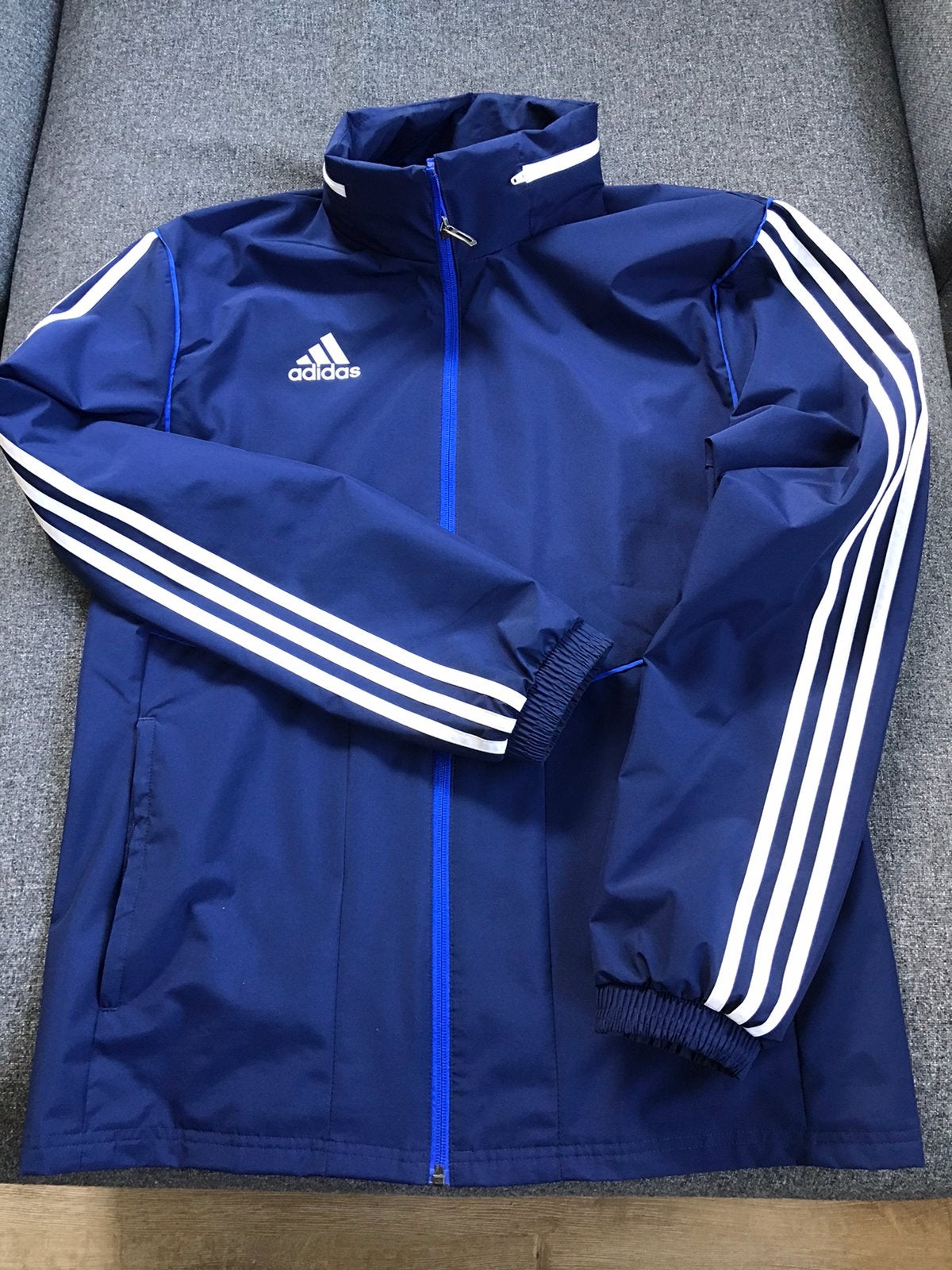 BIJNA NIEUWE ADIDAS ZOMERJAS VOOR € 25,-, Verzenden, Zo goed als nieuw, Maat 48/50 (M)