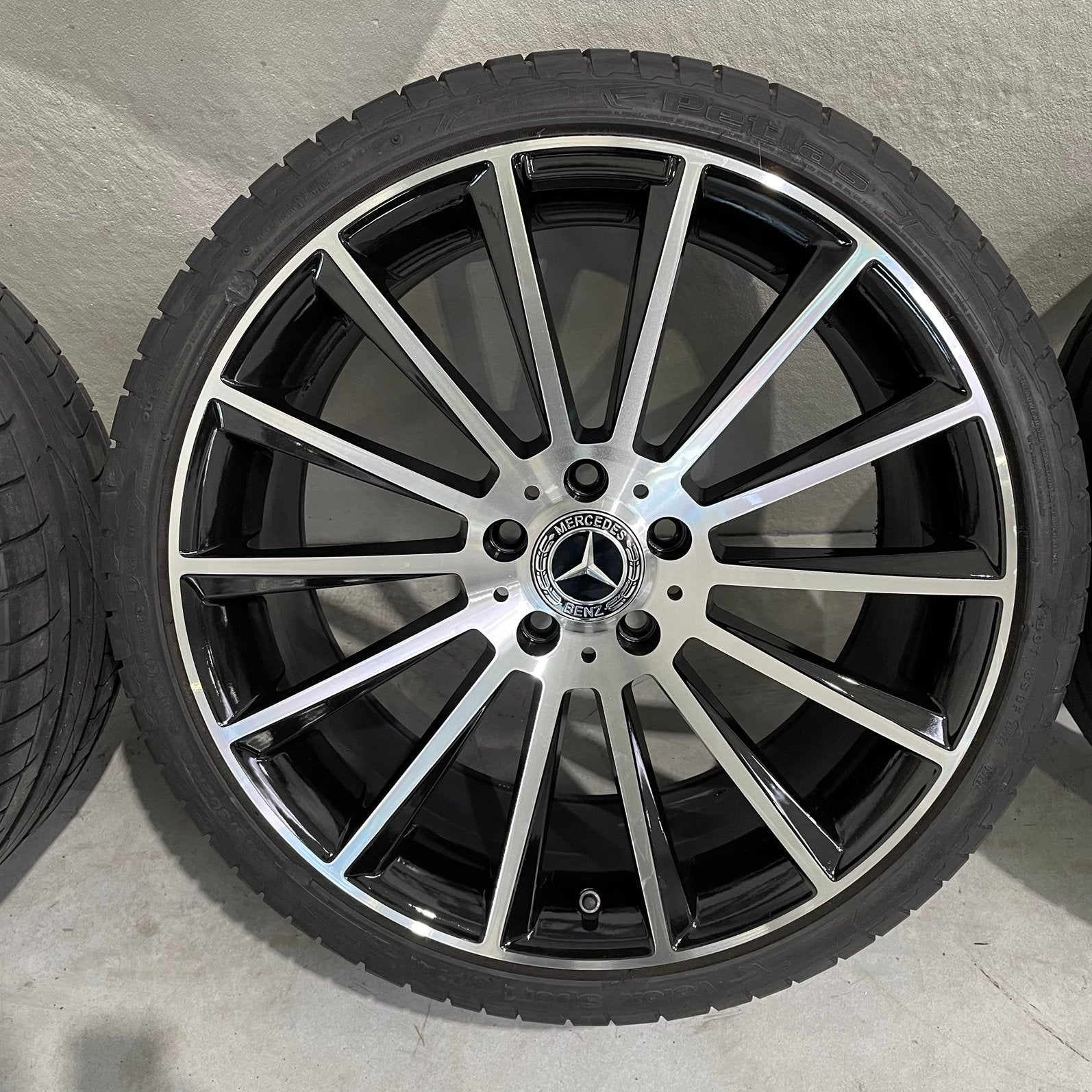 19 inch Mercedes C klasse velgen met banden W204 W205, Gebruikt, Ophalen of Verzenden, Velgen, 235 mm