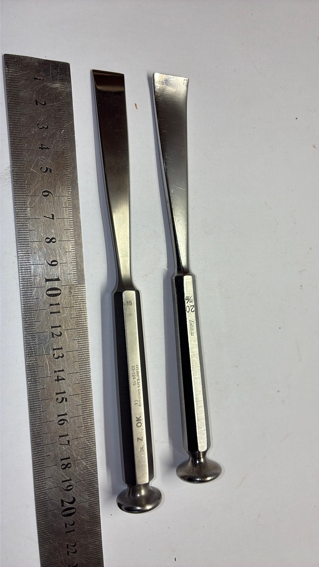 2 beitels rvs ( medisch gereedschap ), Ophalen of Verzenden