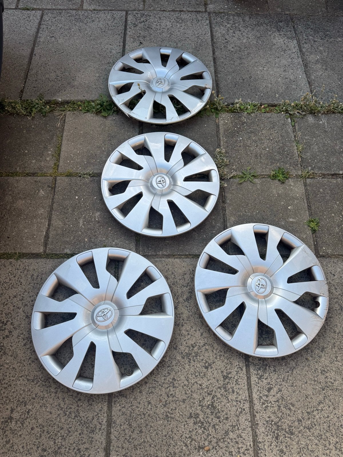 Set van 4 Toyota wieldoppen, Auto diversen, Wieldoppen, Ophalen, Gebruikt
