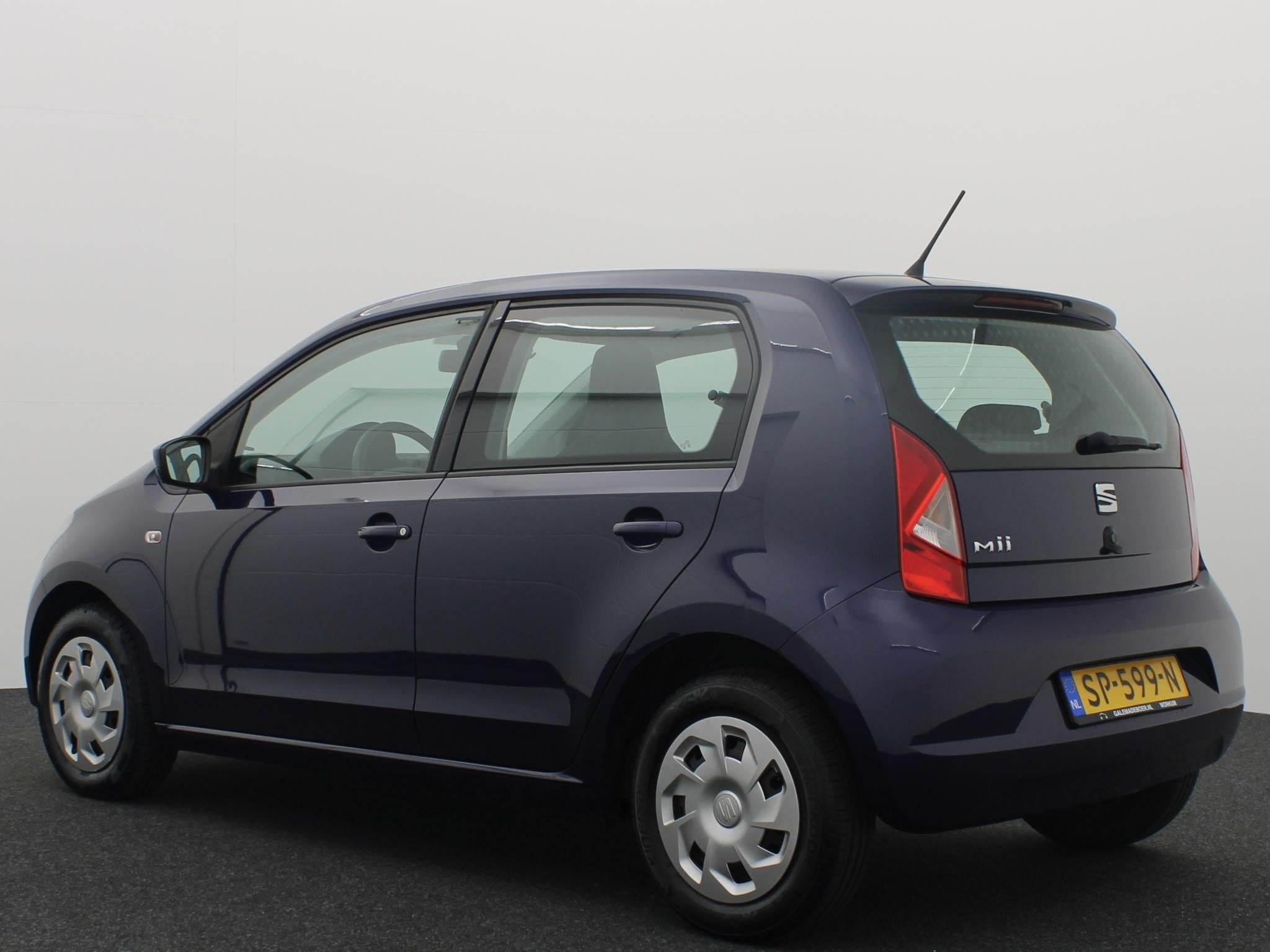 SEAT Mii 1.0 Reference AIRCO / ELEK RAMEN / RADIO / CV + AB, Auto's, Voorwielaandrijving, Stof, Gebruikt, Mii
