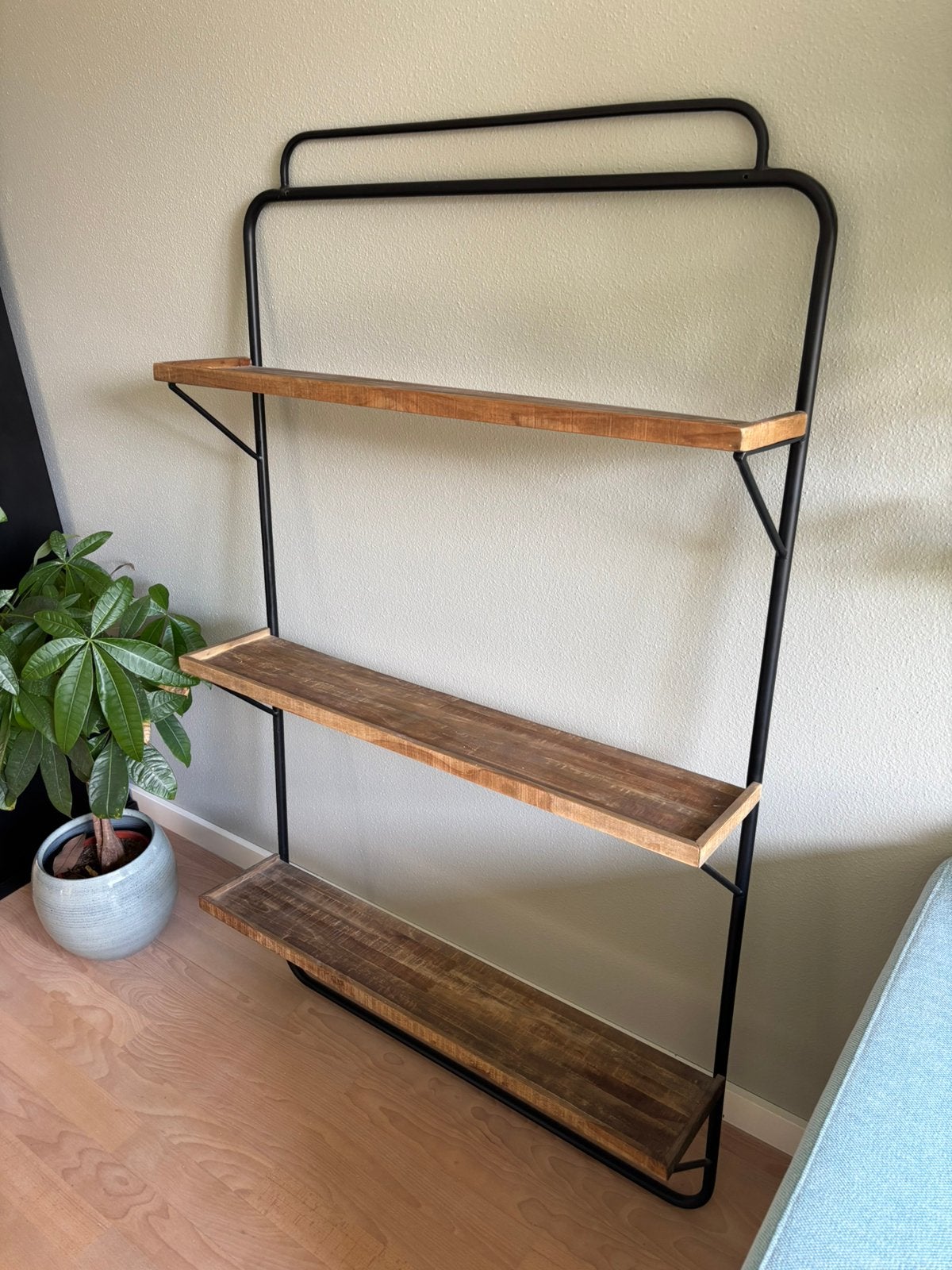 Wandrek zwart metaal - industrieel - met houten planken, Ophalen, Zo goed als nieuw