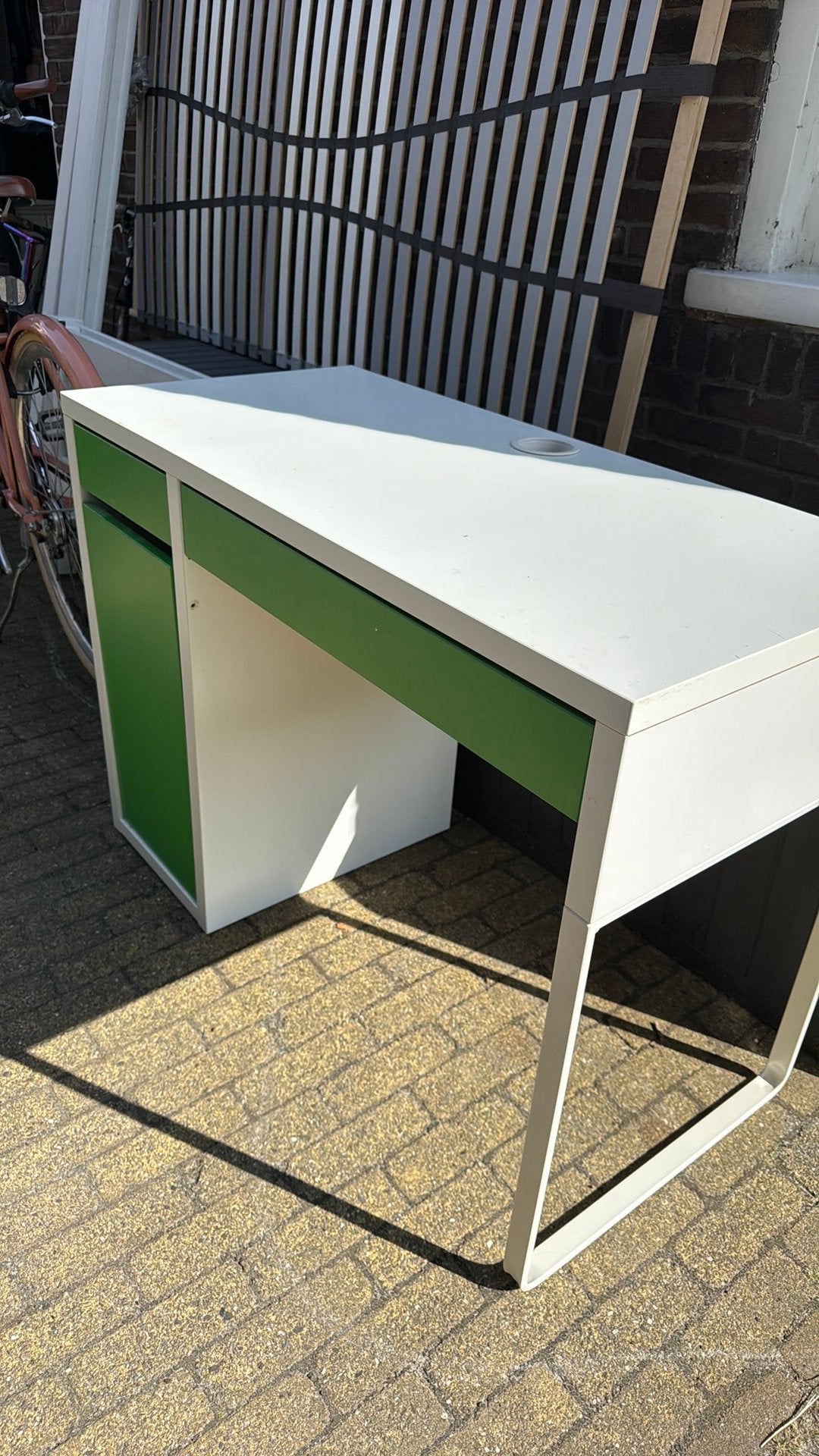 Gratis kinderbureau 105 x 50, Huis en Inrichting, Bureaus, Ophalen, Zo goed als nieuw
