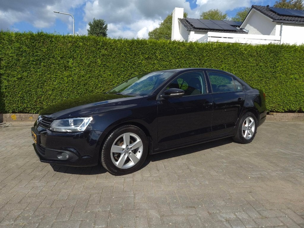 Volkswagen Jetta 1.2 77KW 2011 Zwart, Voorwielaandrijving, Stof, Bluetooth, Zwart