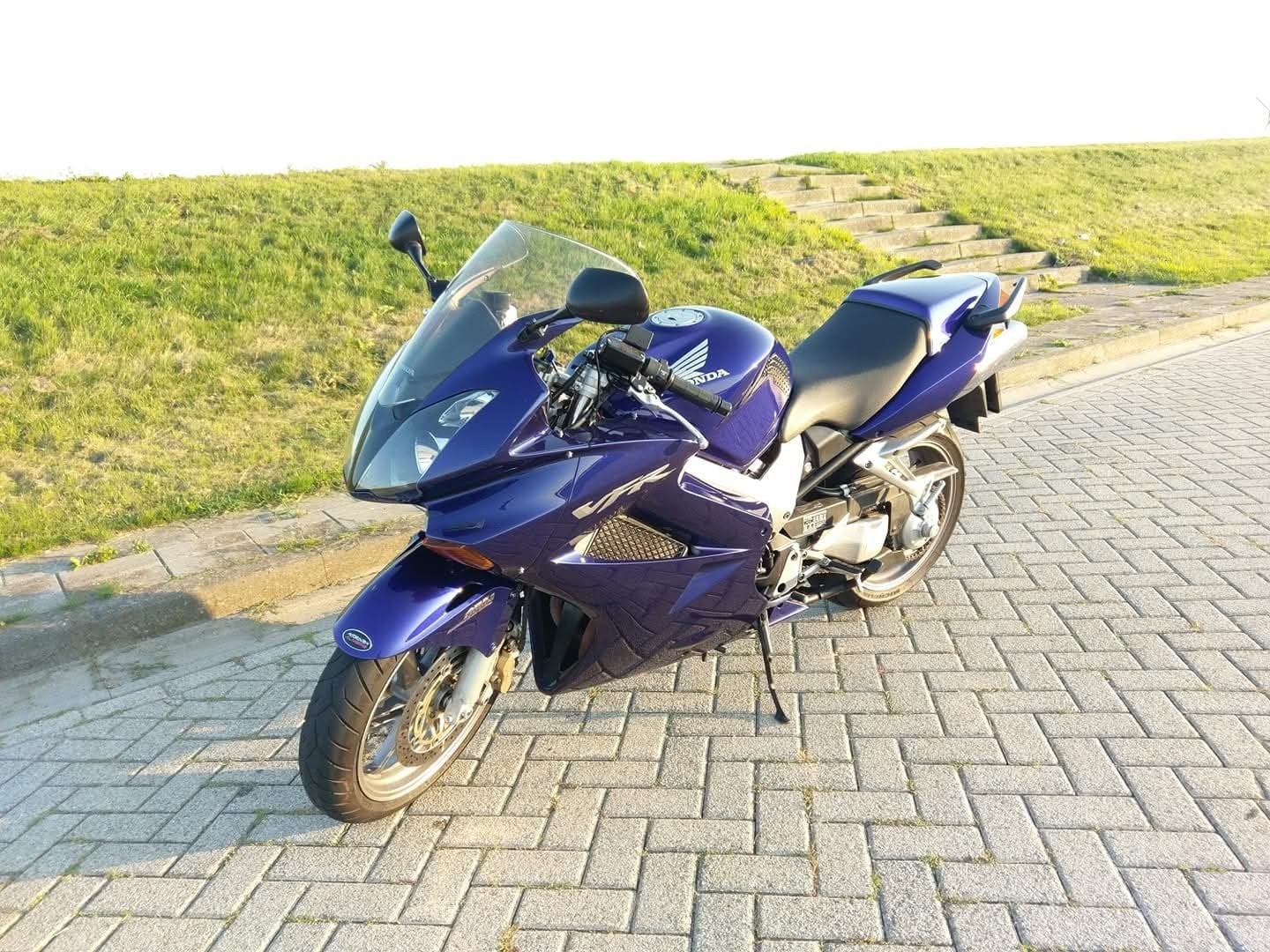 Honda VFR 800 VTEC - Sportieve Toermotor, Handvatverwarming, 4 cilinders, Motorrijbewijs A, Gebruikt