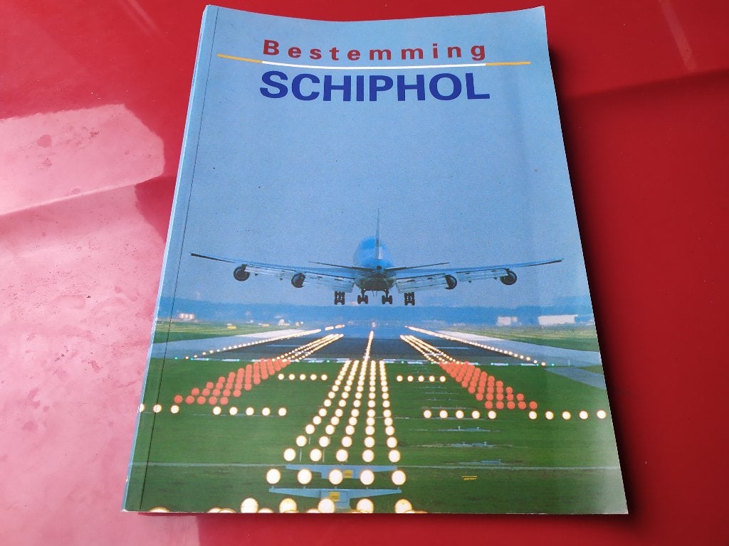 Bestemming Schiphol - Frans van Hout, Peter Navarro, Ophalen of Verzenden, Gelezen, Vliegtuig