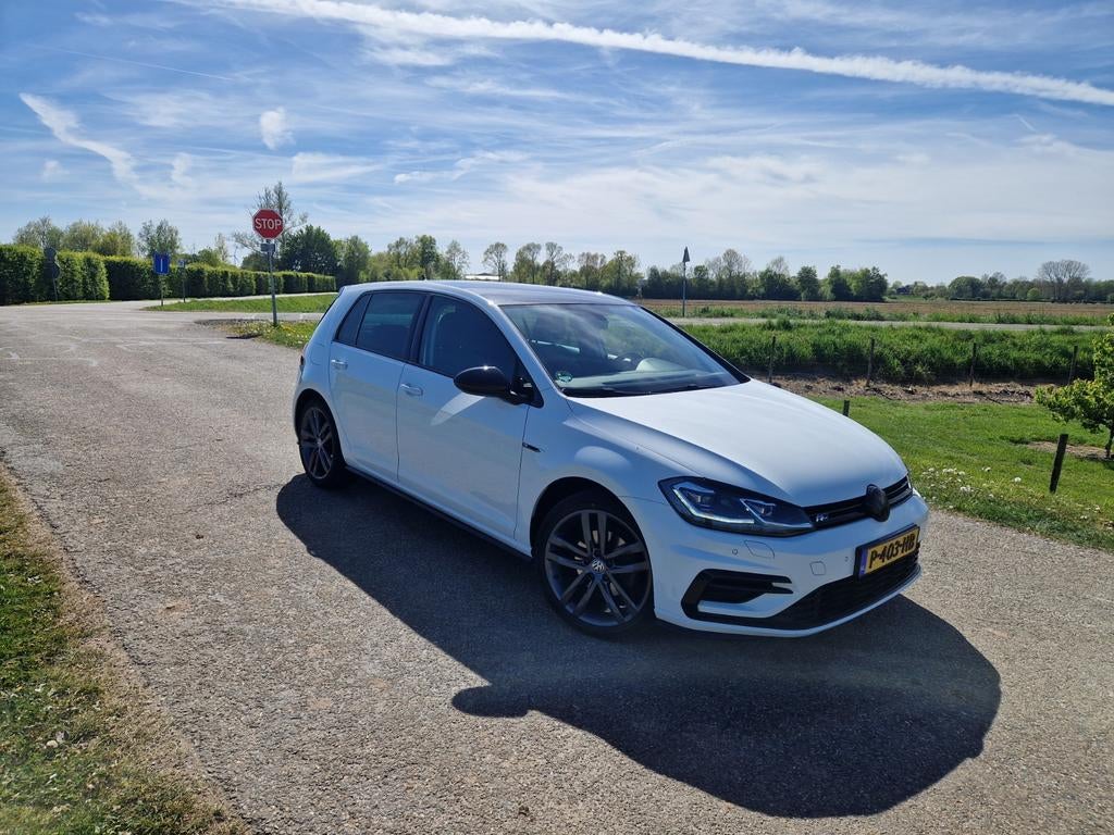 Volkswagen Golf 1.5 TSI 150pk 7-DSG 5D 2018 Wit, Auto's, 1498 cc, Euro 6, 4 cilinders, Alcantara