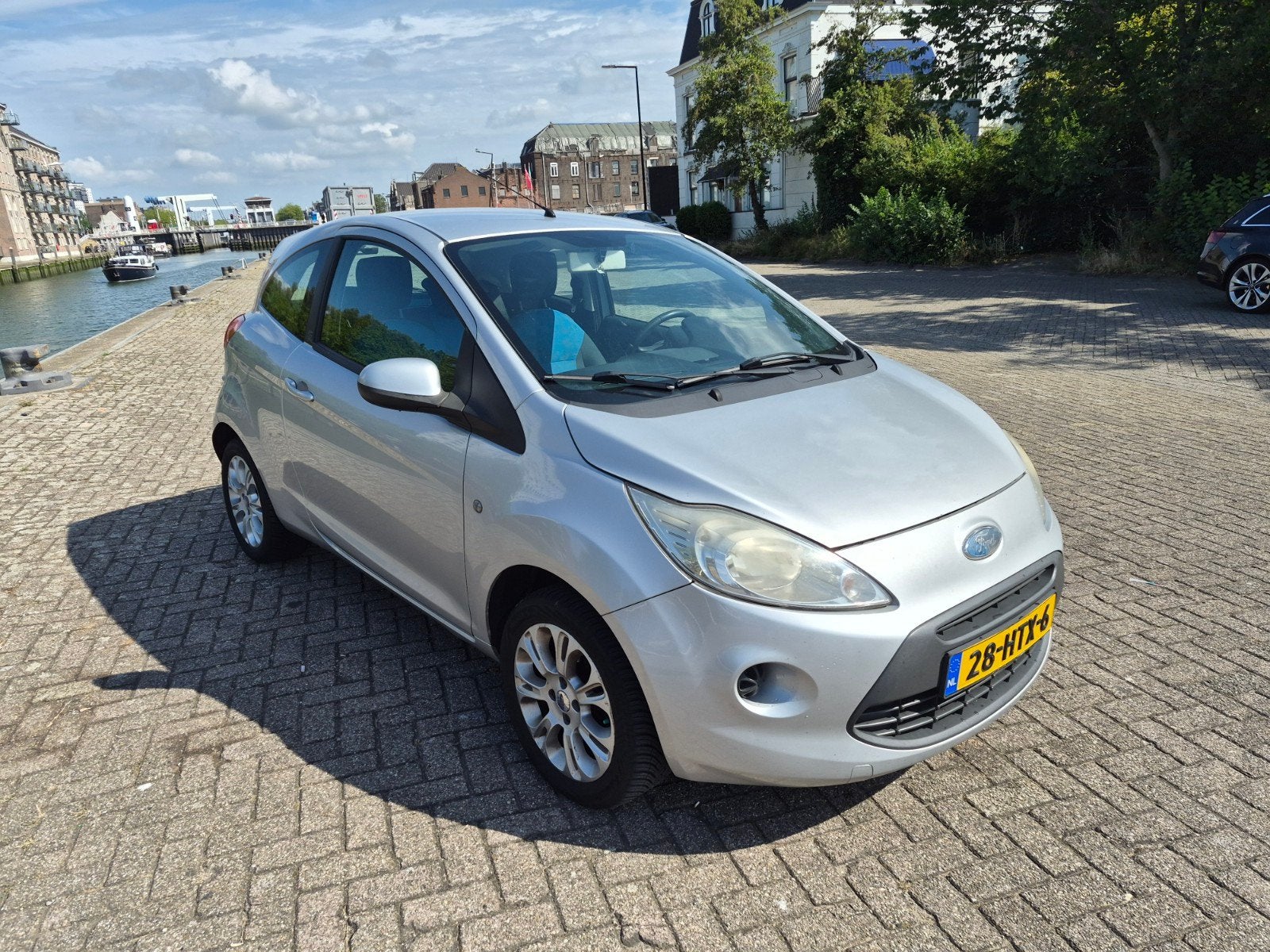 Ford Ka 1.2 51KW 2009 Grijs, Voorwielaandrijving, 1242 cc, 4 cilinders, 4 stoelen