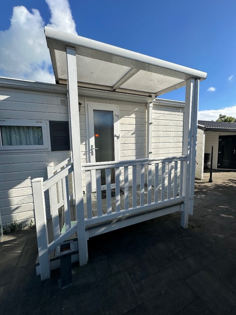 Mooie Kunststof Veranda met trap en balustrade 130 x 260, Ophalen, Gebruikt, Veranda