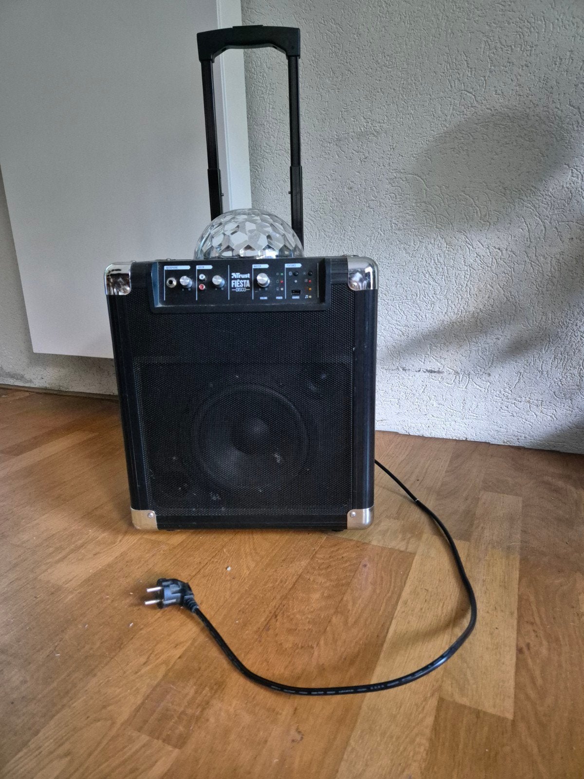 Muziek box met disco lamp!, Audio, Tv en Foto, Ophalen of Verzenden, Zo goed als nieuw