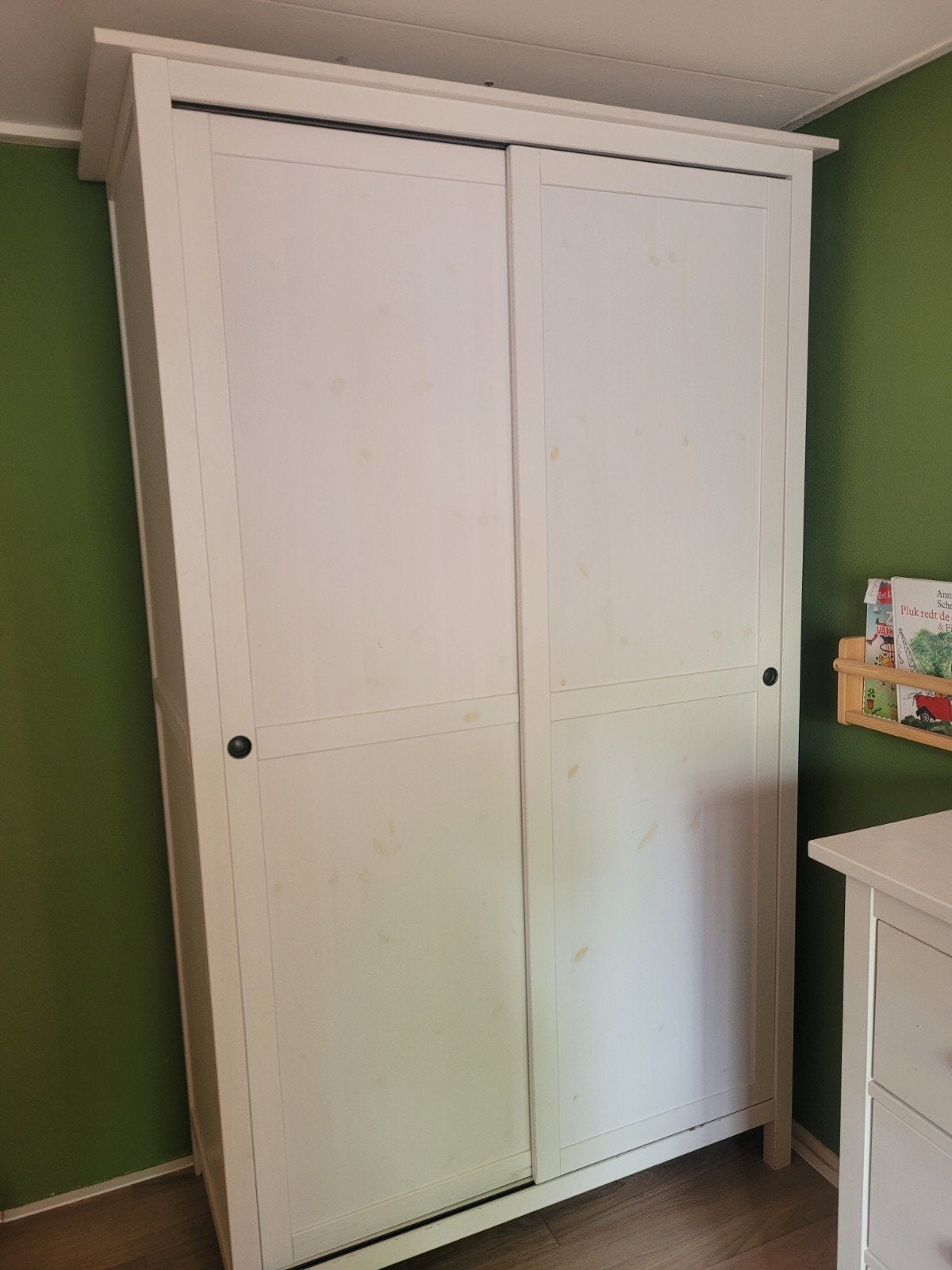 IKEA HEMNES kledingkast wit – schuifdeuren, Huis en Inrichting, Kasten | Kledingkasten, Ophalen, Gebruikt, 100 tot 150 cm, 150 tot 200 cm