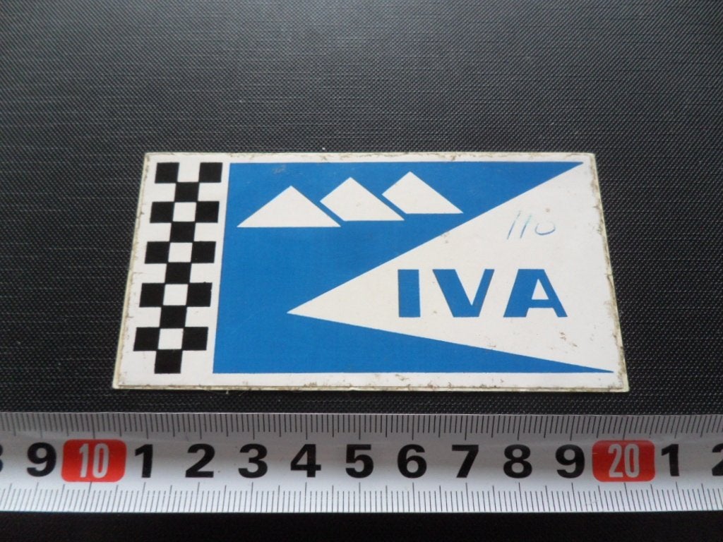 sticker I V A, Ophalen of Verzenden, Zo goed als nieuw