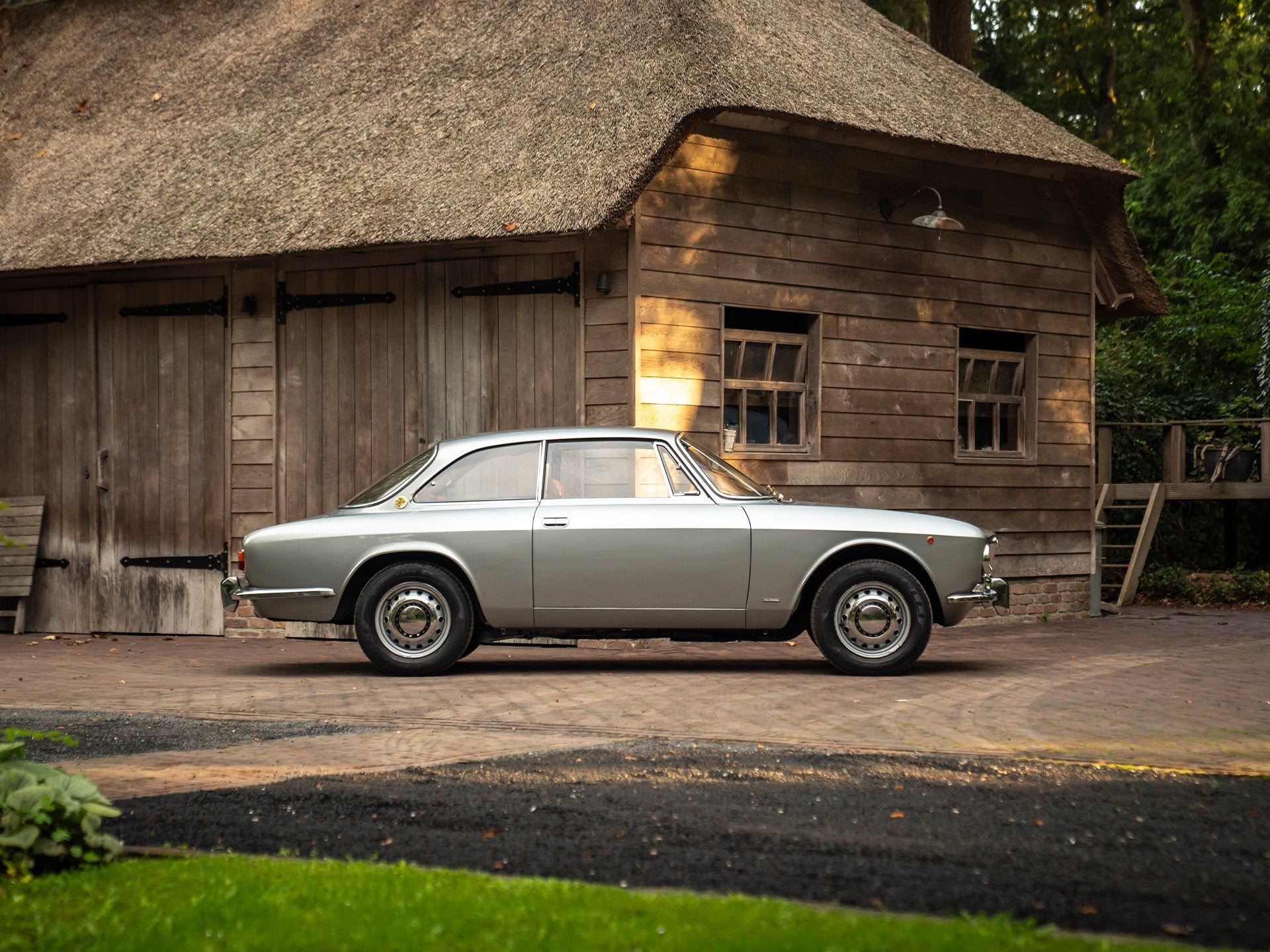 Alfa Romeo 1750 GTV (bj 1971), foto 1