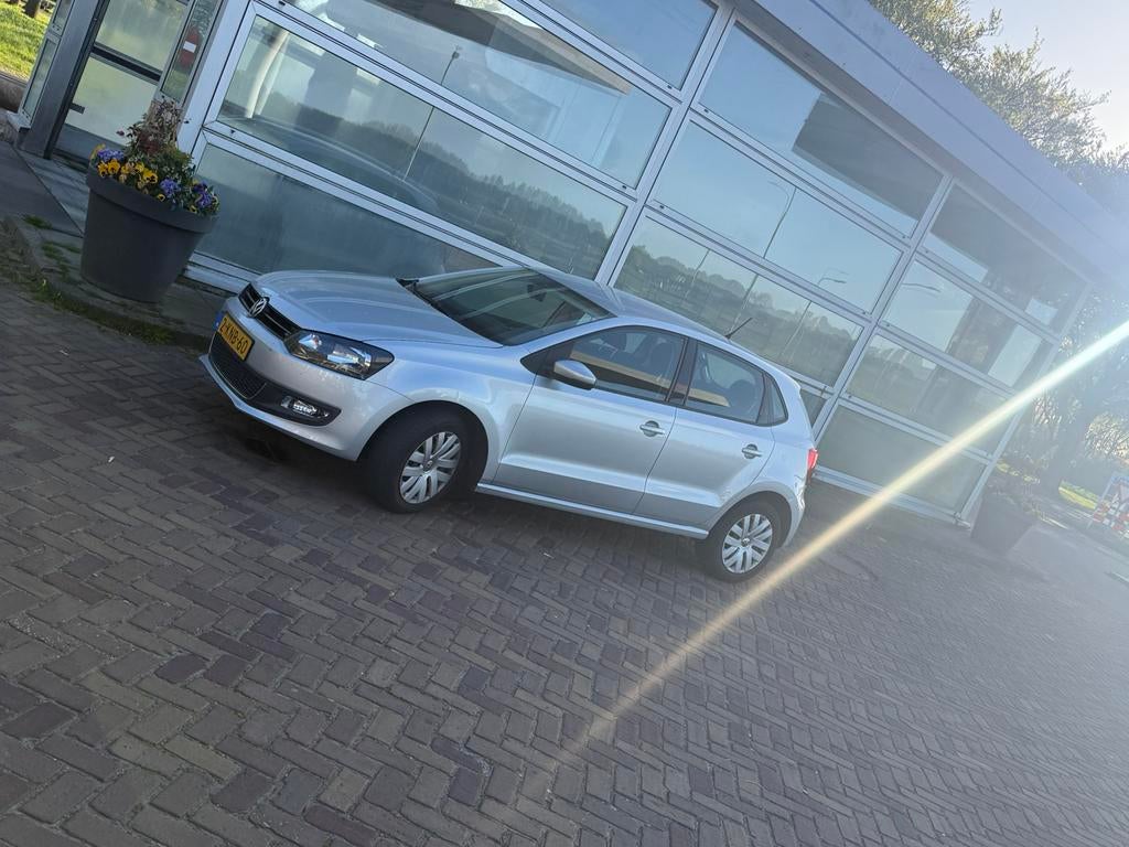 Volkswagen Polo 1.2 TSI 66KW 2013 Grijs, Auto diversen, Handleidingen en Instructieboekjes, Ophalen
