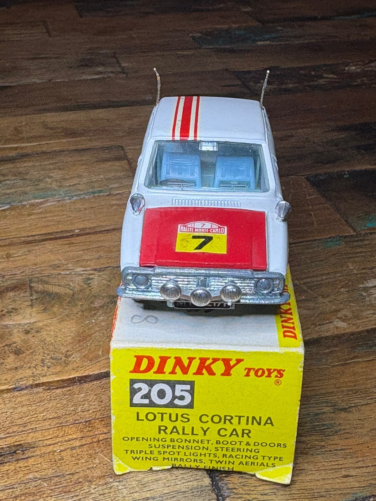 Dinky Toys 205 Lotus Cortina Rally Car + originele doosg, Hobby en Vrije tijd, Modelauto's | 1:43, Ophalen of Verzenden, Zo goed als nieuw