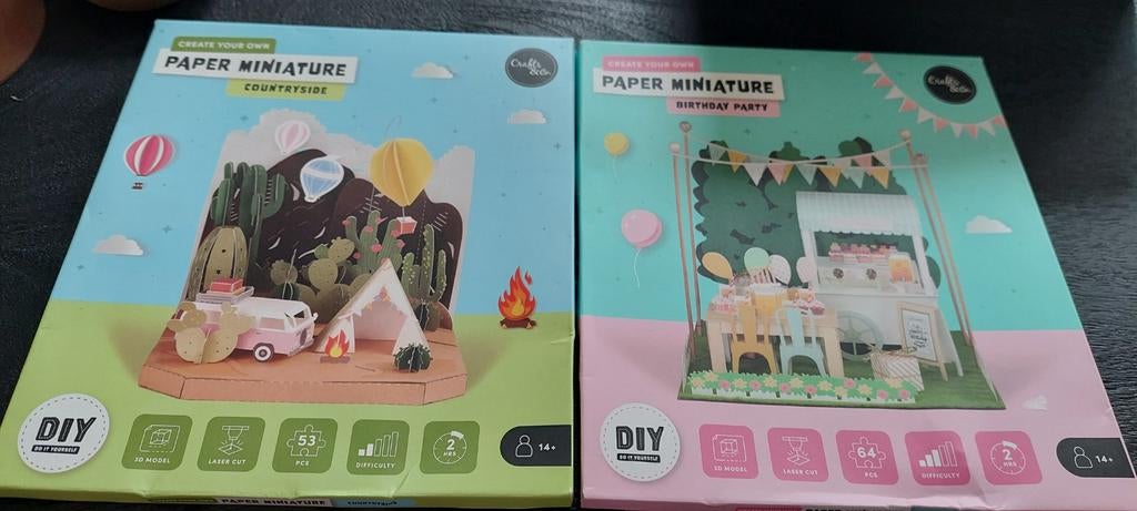 2 DIY 3D papier miniaturen modelbouwset countryside, party, Overige thema's, Nieuw, Meerkleurig, Ophalen of Verzenden