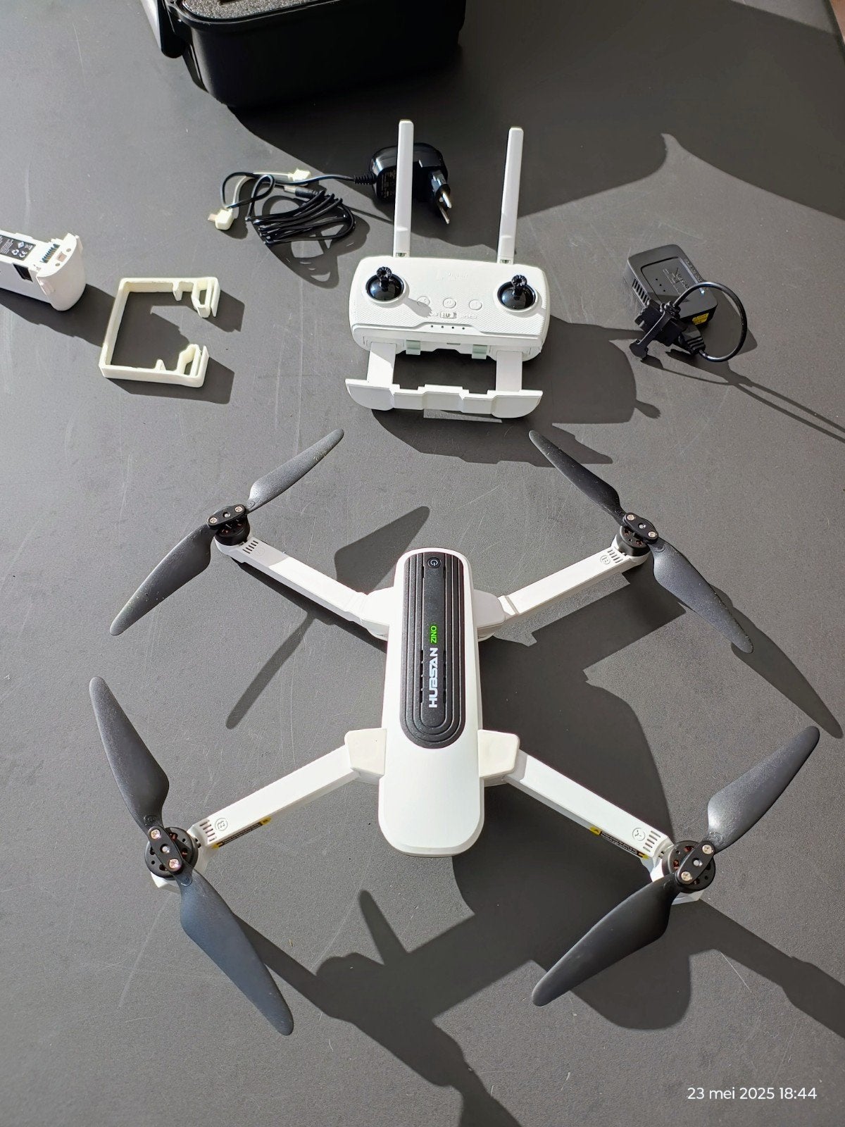 Drone Hubzan Zino compleet in koffer, Verzenden