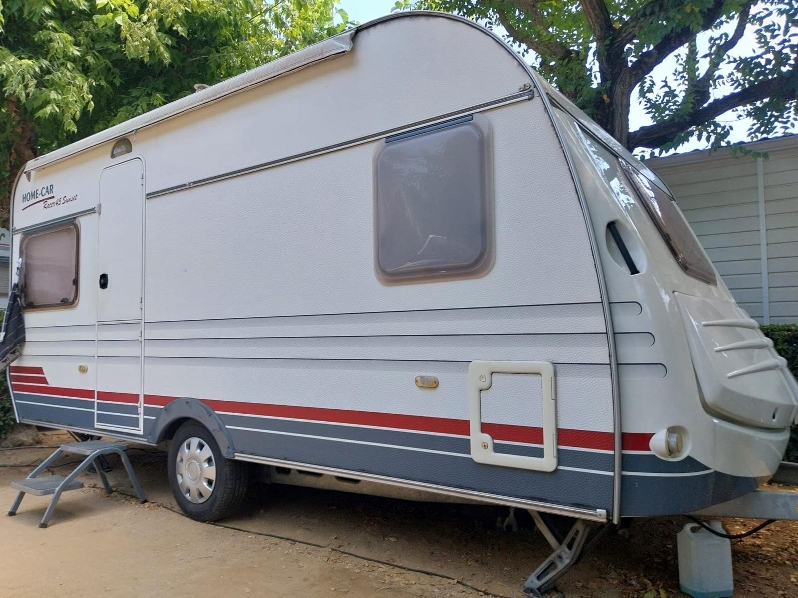 Home-Car Racer 45 Sunset (2002), Caravans en Kamperen, Caravans, Home-car, Omvormbare zithoek, Rondzit, Kachel