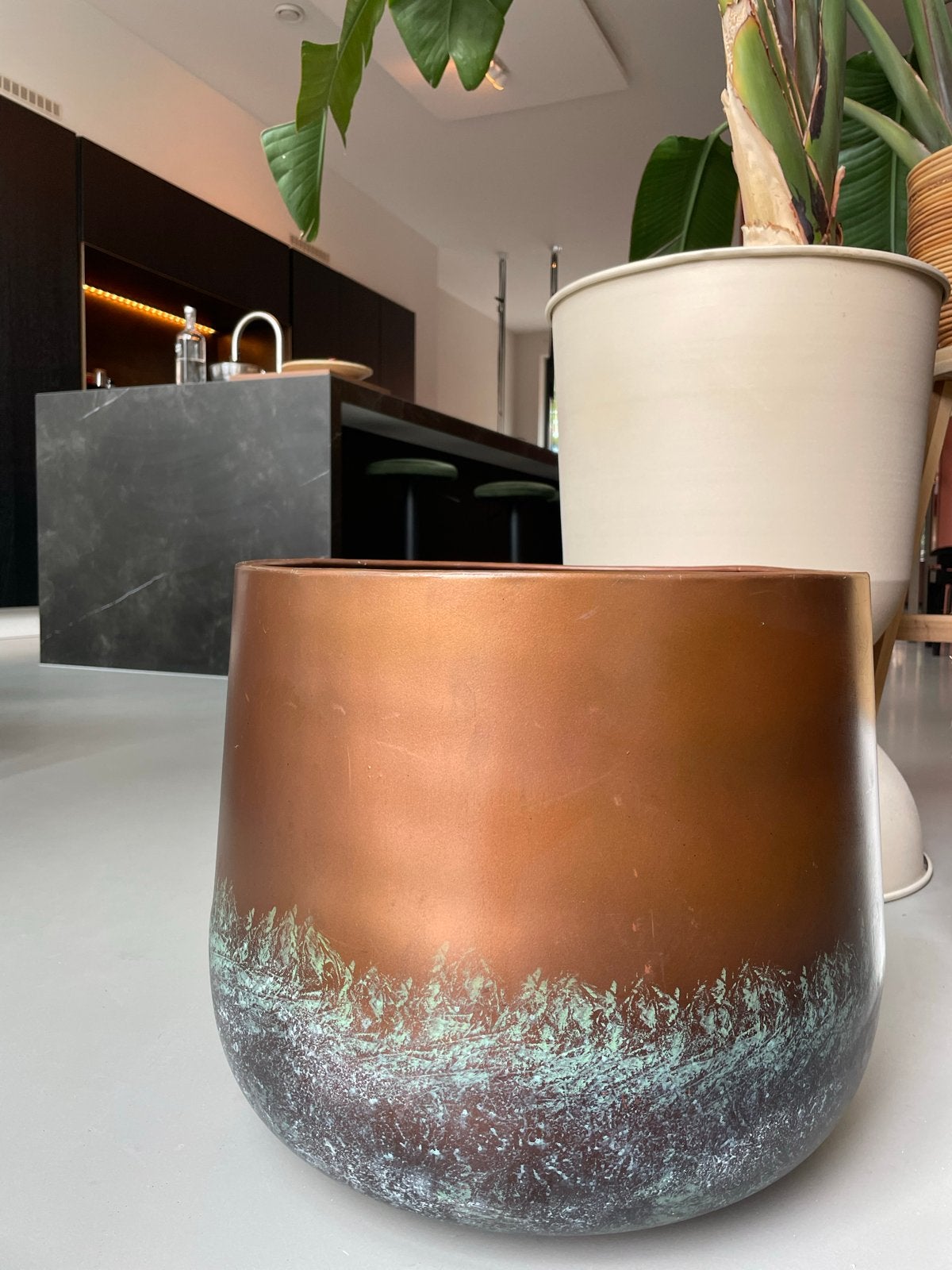 Grote plantenpot voor binnen (brons-look), Tuin en Terras, Ophalen, Overige materialen, Gebruikt, 40 cm of meer