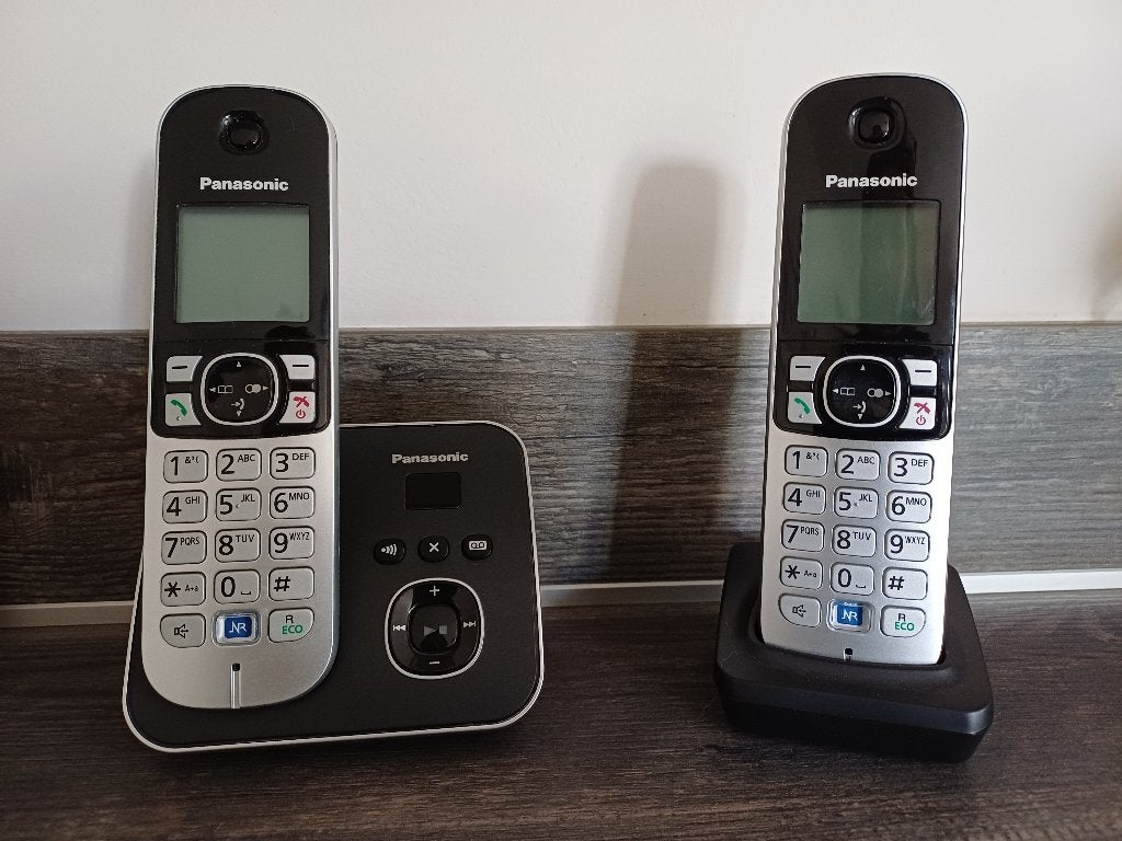 Panasonic telefoon KX-TG6822 (2 handsets + antwoordapparaat), Telecommunicatie, Ophalen, Gebruikt, 2 handsets