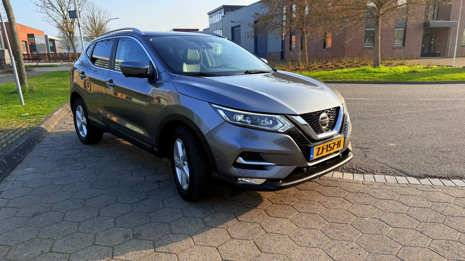Nissan Qashqai 1.2 Dig-t 85KW 2WD 2019 Grijs, Voorwielaandrijving, 4 cilinders, Origineel Nederlands, 1200 kg