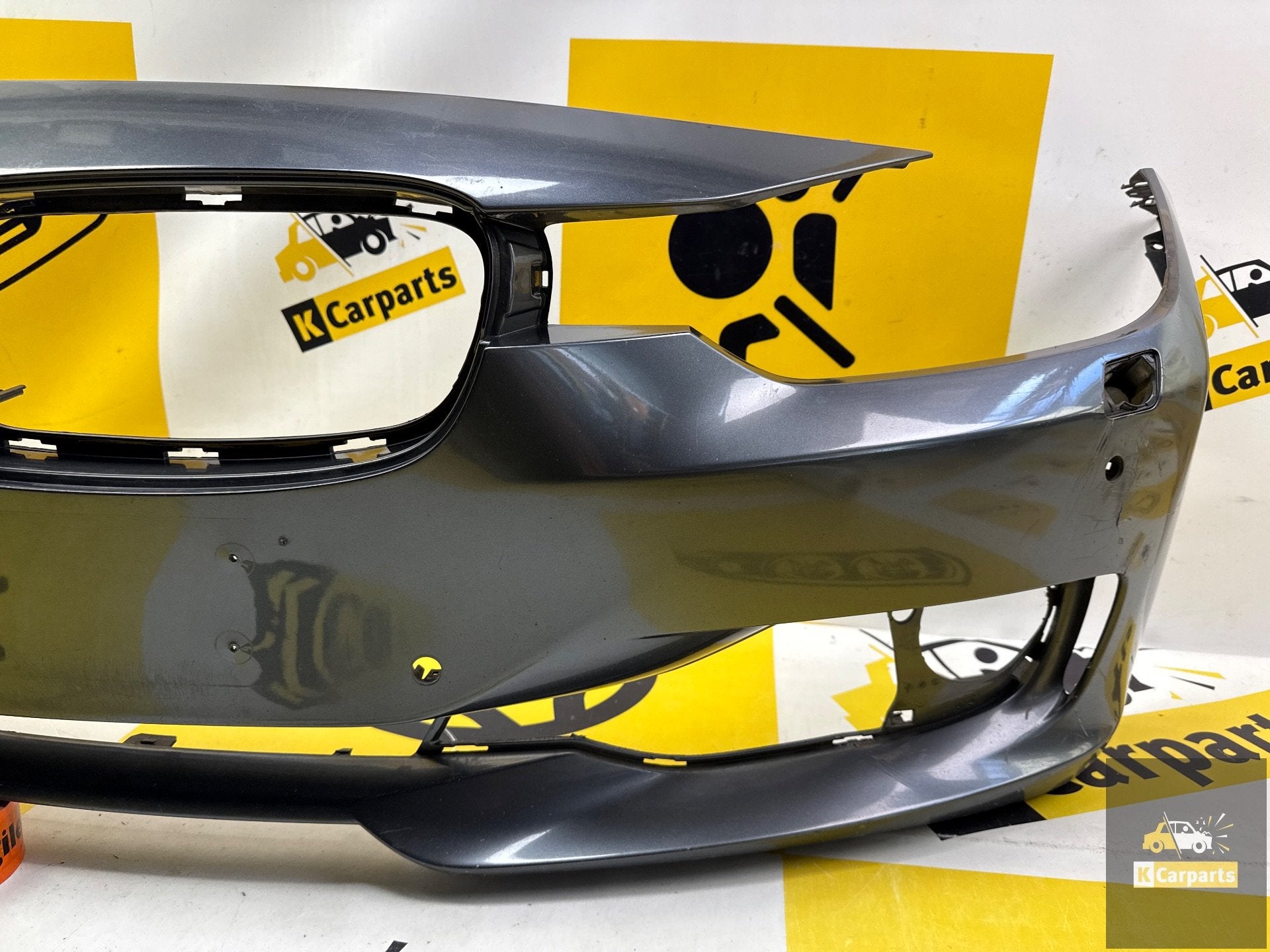 BMW 3 serie F30 F31 voorbumper Origineel 51117263476, Petuelring 130
80788  Munich, DE, Gebruikt, Voor, Info@bmw.de
