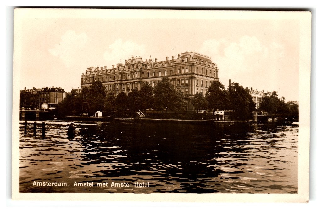 Amsterdam, Amstel met Amstel Hotel, Ophalen of Verzenden, 1920 tot 1940, Gelopen, Noord-Holland